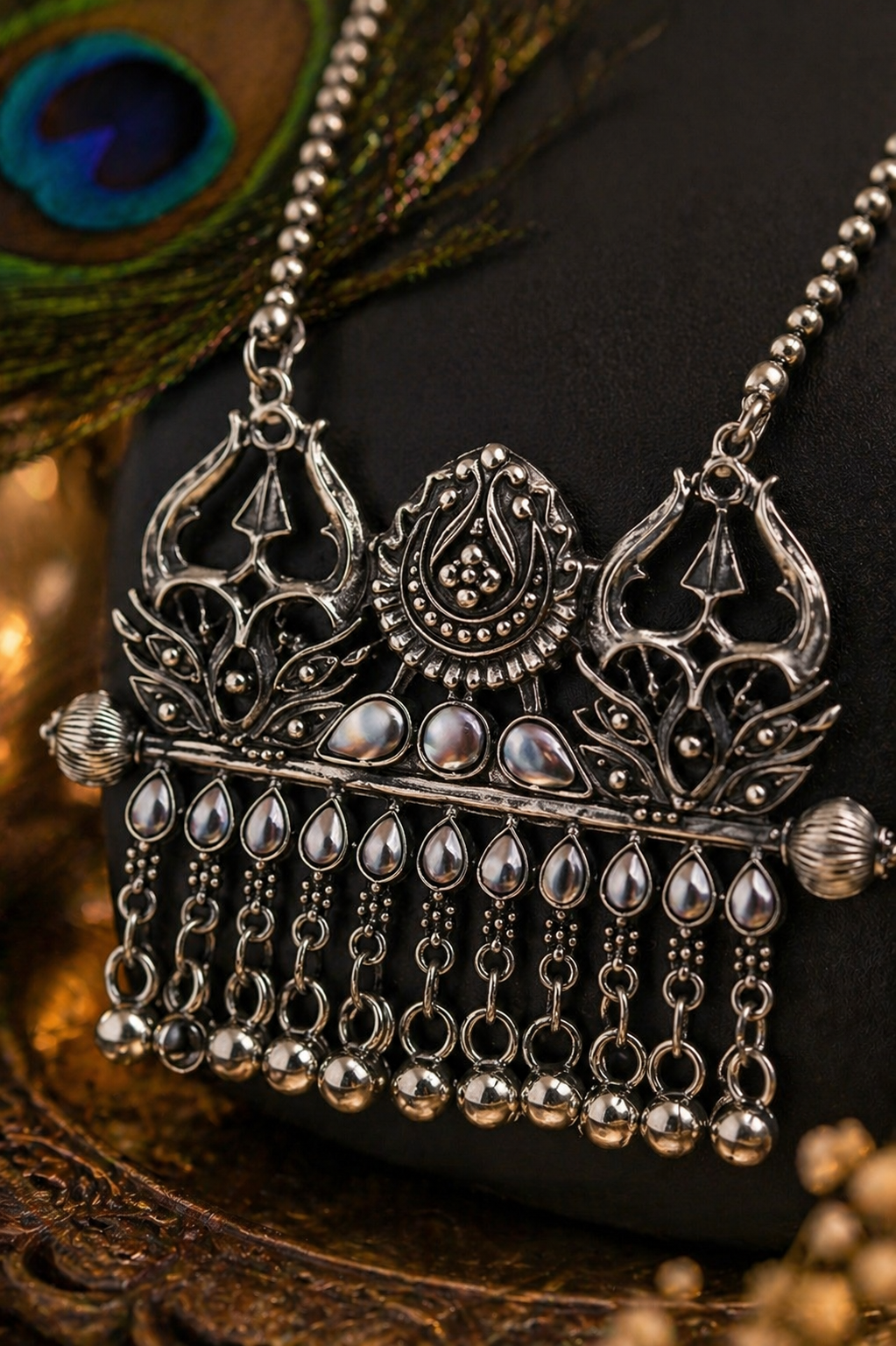 Regal Temple Cascade Long Necklace Set