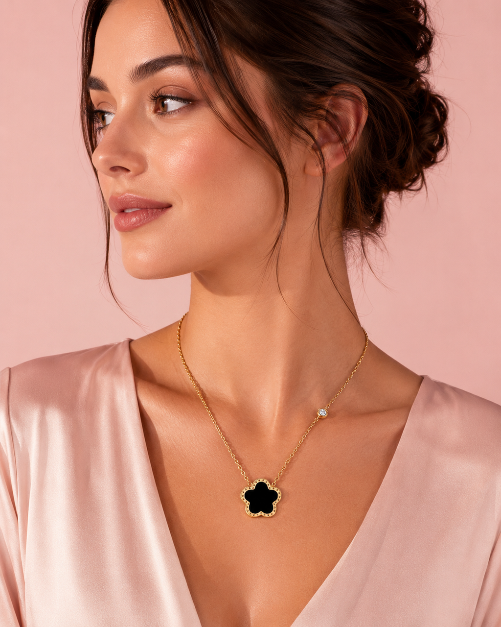 Luxury Black Clover Pendant Necklace – Gold Stainless Steel Waterproof Necklace | Tarnish-Free Women's Jewellery