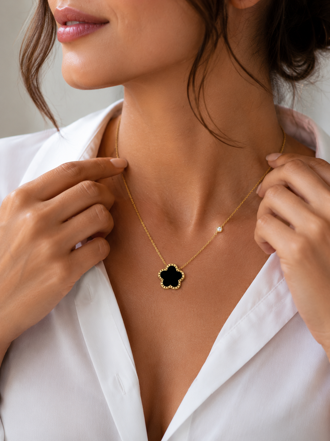 Luxury Black Clover Pendant Necklace – Gold Stainless Steel Waterproof Necklace | Tarnish-Free Women's Jewellery
