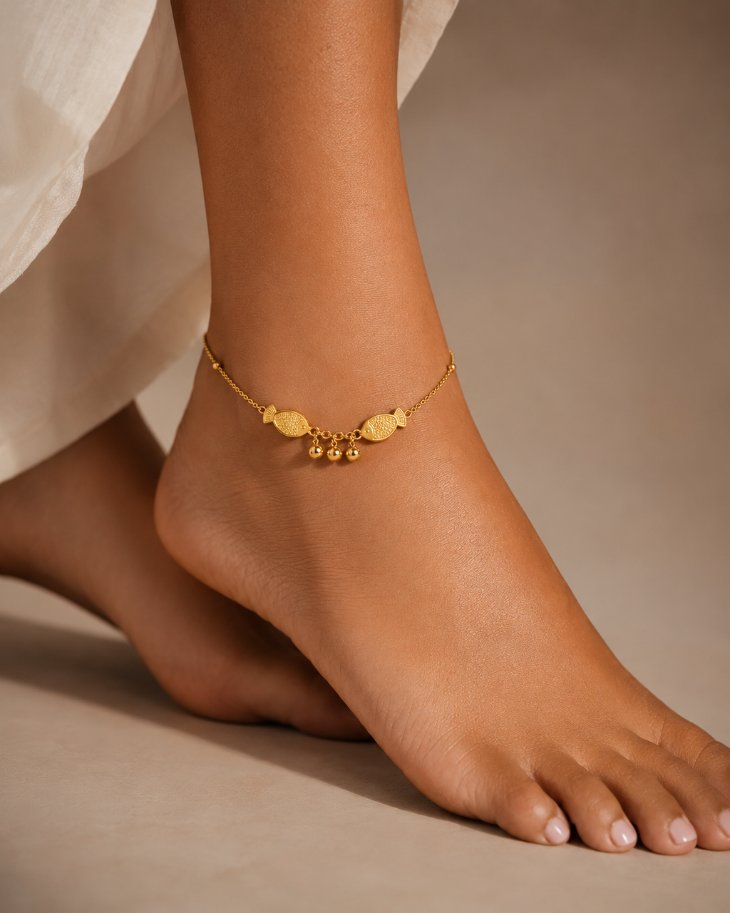 Fish Charm Anklet for Women – Waterproof Gold Stainless Steel Anklet, Tarnish-Free Adjustable Beach Anklet, Dainty Foot Jewelry Gift